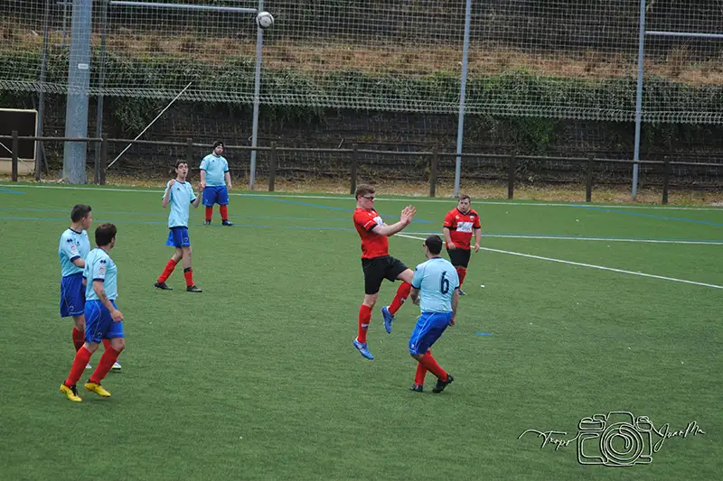 Jugadores y jugadoras de deporte adaptado del equipo de fútbol Astrabuduako Futbol Taldea de Astrabudua, Erandio (Bizkaia)