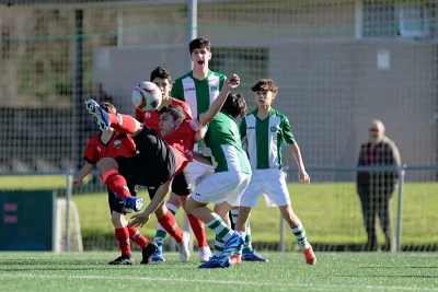 Jugadores de categoría infantil del equipo de fútbol Astrabuduako Futbol Taldea de Astrabudua, Erandio (Bizkaia)