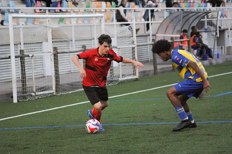 Jugador del equipo de fútbol Astrabuduako Futbol Taldea de Astrabudua, Erandio (Bizkaia)