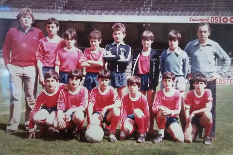 Jugadores del Astrabuduako FT posando antes de jugar un partido