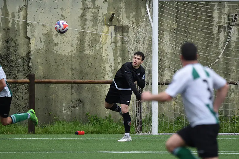 Portero de categoría senior del equipo de fútbol Astrabuduako Futbol Taldea de Astrabudua, Erandio (Bizkaia)