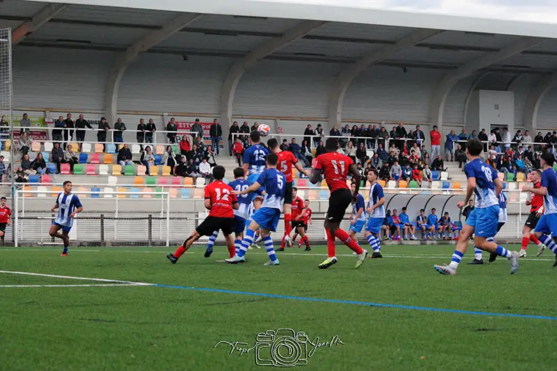 Jugadores de categoría senior del equipo de fútbol Astrabuduako Futbol Taldea de Astrabudua, Erandio (Bizkaia)